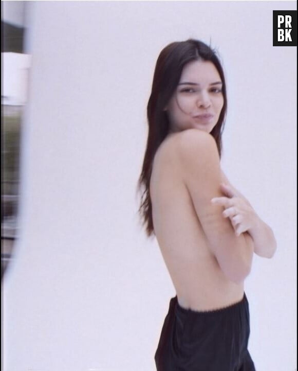Kendall Jenner topless sur Instagram lors de son shooting pour le Vogue US
