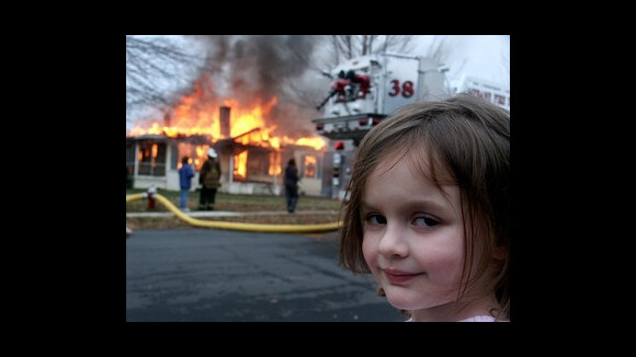 Disaster Girl, la petite fille du même avec l'incendie a bien grandi