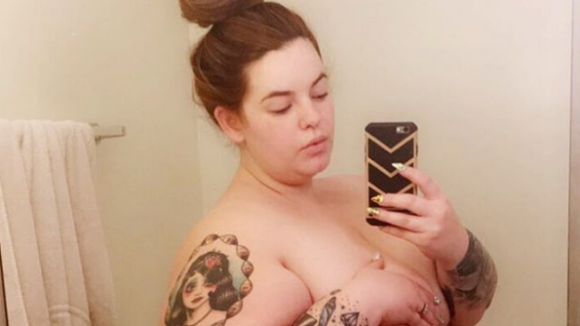 Facebook censure la photo d'une mannequin grande taille et suscite la polémique