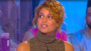 Tal au bord des larmes dans Le Grand 8 après la diffusion d'une vidéo où elle chante avec sa maman