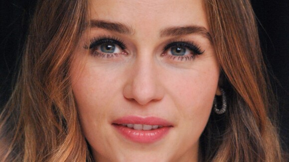 Emilia Clarke (Game of Thrones) : célibataire, elle "cherche l'âme soeur" 👫