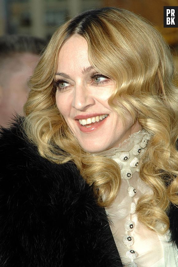 Diam's, Christophe Beaugrand, Madonna, Kevin Razy : Les stars rendent hommage aux victimes d'Istanbul