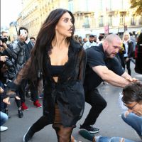 Kim Kardashian à Paris : agressée par un harceleur, elle répond avec une photo seins nus