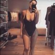 Kim Kardashian ne voudrait plus s'habiller de façon trop sexy ou poster des photos hot et aurait même décidé de moins se maquiller.