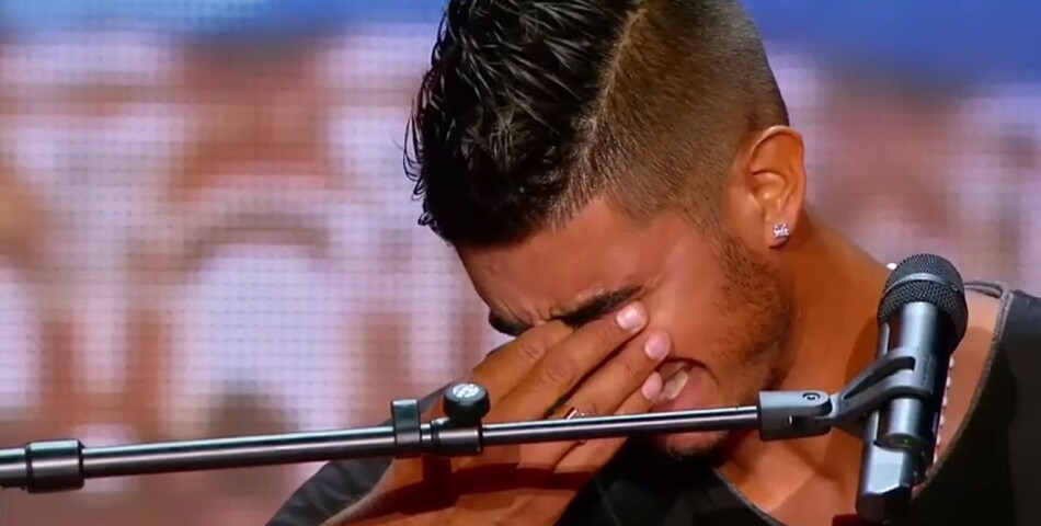 Mickael Dos Santos (La France a un incroyable talent 2016) en larmes et ému : il s&#039;est mis à chanter après la mort de sa mère