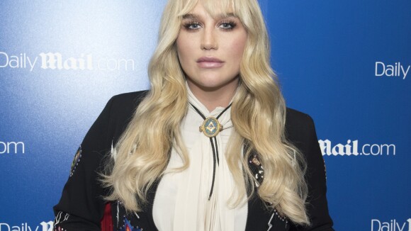 Kesha métamorphosée et méconnaissable : la chanteuse a beaucoup changé !