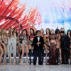 Bruno Mars, Lady Gaga et The Weeknd ont chanté cette anéne au défilé Victoria's Secret au Grand Palais à Paris, entourés des plus grands tops.