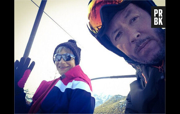 Isabelle Morini-Bosc et Jean-Luc Lemoine au ski avec l'équipe de TPMP