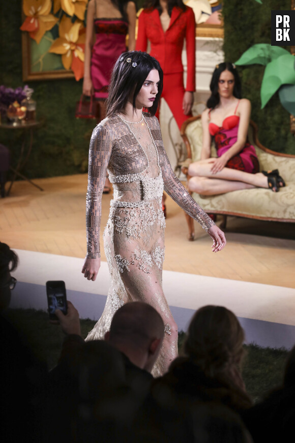 Kendall Jenner ultra sexy au défilé de lingerie La Perla pour la collection Automne-Hiver 2017.