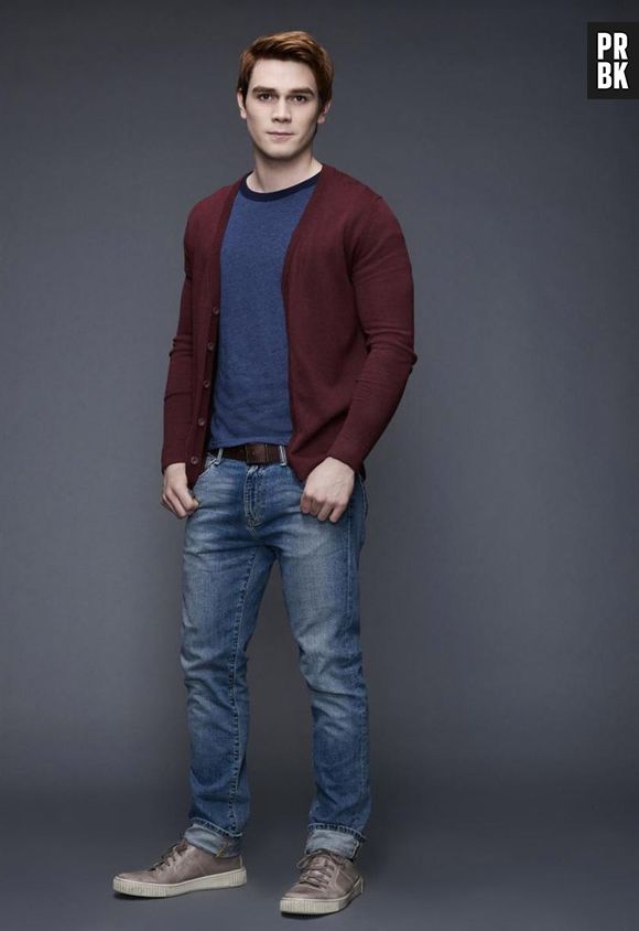 K.J. Apa (Riverdale) : le tournage de la saison 1 terminé, l'acteur retrouve sa couleur naturelle