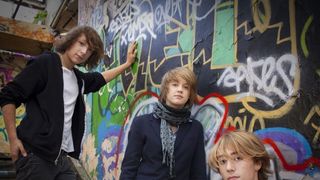 Hépatite X arrive et se plaint avec le clip de Y a tellement de choses