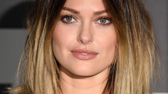 Caroline Receveur de nouveau en couple avec Valentin Lucas ? Sa réponse très drôle