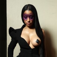 Nicki Minaj topless à Paris pour la Fashion Week : la chanteuse montre un sein 🔥