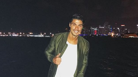 Carl (Les Anges 9) quitte l'aventure ?