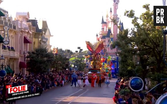 Découvrez tous les secrets de Disney dans le documentaire "La folie Disneyland Paris : l'anniversaire des 25 ans du parc" ce mercredi 19 avril 2017 sur C8 !