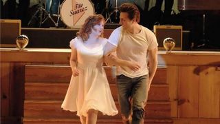 Dirty Dancing : la première bande-annonce du remake dévoilée et c'est très gênant... ?