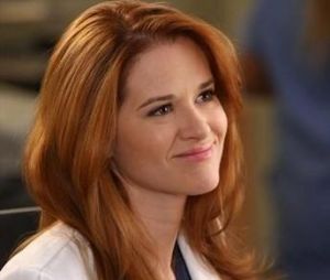 Grey's Anatomy saison 13 : Sarah Drew ne devrait pas quitter la série