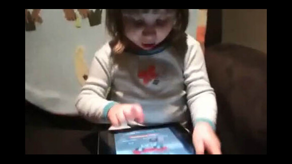 Un bébé surdoué joue sur l' Ipad ... Regardez la vidéo!!