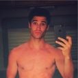 Darren Criss nu sur Instagram