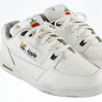 Pour s&#039;offrir ces sneakers Apple retro collector, comptez minimum 15 000 dollars