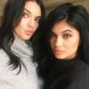 Kendall Jenner et Kylie Jenner : leur collection de tee-shirts créent polémique, elles s'excusent et retirent les vêtements de la vente !