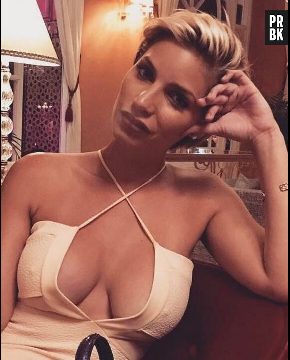 Nadège Lacroix trop sexy en décolleté ? Sa réponse parfaite avec une photo d'elle nue !