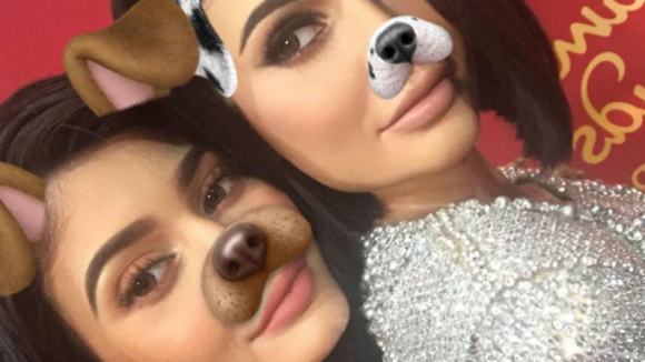 Cette fois, Kylie Jenner est vraiment TOUT en plastique... avec sa statue hyper réaliste
