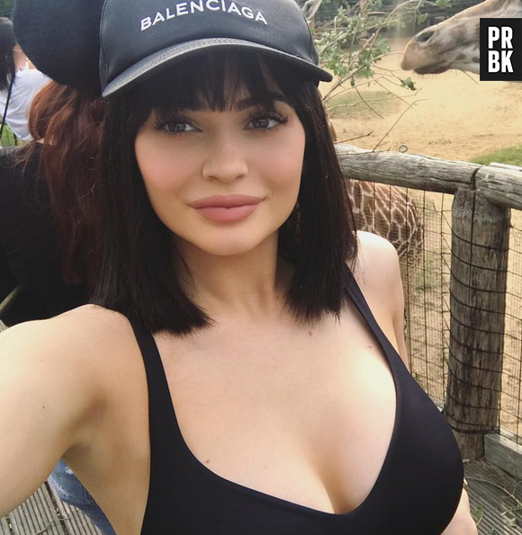 Kylie Jenner dévoile sa statue de cire et c'est flippant tant elles se ressemblent !