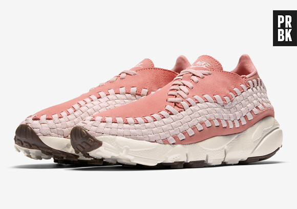 Nike lance sa Nike WMNS Air Footscape Woven Silt Red