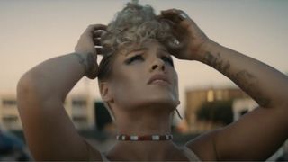 Clip "What About Us" : Pink militante et engagée dans une vidéo intense