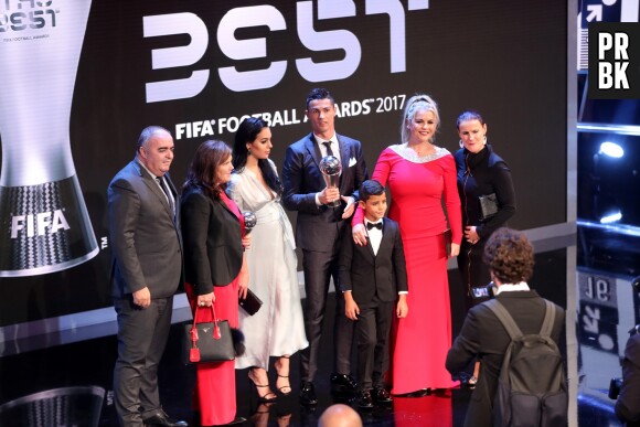 Cristiano Ronaldo : son fils tout content, il a rencontré son idole... Lionel Messi !