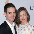 Miranda Kerr enceinte d'Evan Spiegel, le papa de Snapchat ! ??