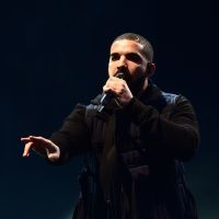 Drake en mode bonhomme : en plein show, il menace un spectateur qui tripote des femmes