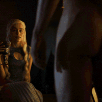 Game of Thrones : trop de sexe à l&#039;écran ? Emilia Clarke défend la série