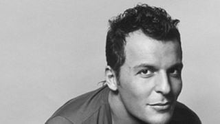 Jean Roch ... Le teaser de son nouveau single ... My love is over