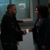 Grey's Anatomy saison 14, épisode 9 : Jackson (Jesse Williams) et Maggie (Kelly McCreary) sur une photo