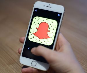 Snapchat : plus de 50 ados harcelées après des photos sexy et leur téléphone balancés