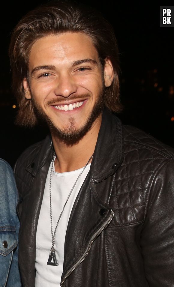 Rayane Bensetti au festival de l'Alpe d'Huez malgré son "immense chagrin", ses fans le soutiennent !