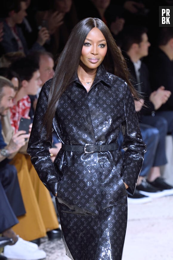 Kim Kardashian a-t-elle appelé son bébé Louis Vuitton ? Elle dément et explique avoir voulu rendre hommage à Kim Jones qui a donné son dernier défilé pour la marque avec Naomi Campbell et Kate Moss à ses côtés.