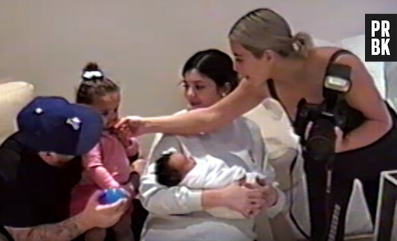 Kylie Jenner maman : elle dévoile aussi le visage de Chicago, la fille de Kim Kardashian et Kanye West, dans sa vidéo !