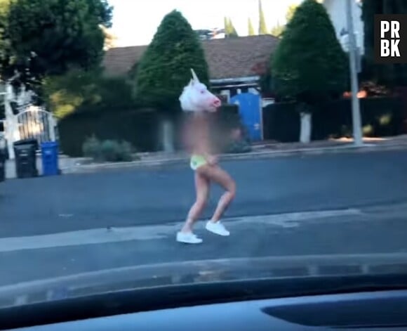 Shay Mitchell (Pretty Little Liars) topless : elle court en petite culotte dans les rues de Los Angeles !