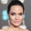 Angelina Jolie en couple avec un homme plus âgé ? La rumeur se précise