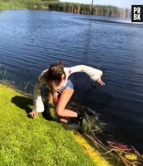 Nabilla Benattia en bombe à Coachella, elle glisse et manque de tomber à l'eau : la vidéo délirante !