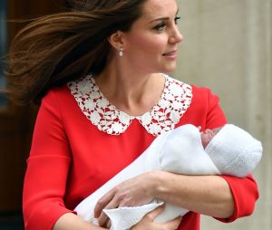 Kate Middleton et le Prince William présentent leur fils à Londres le 23 avril 2018