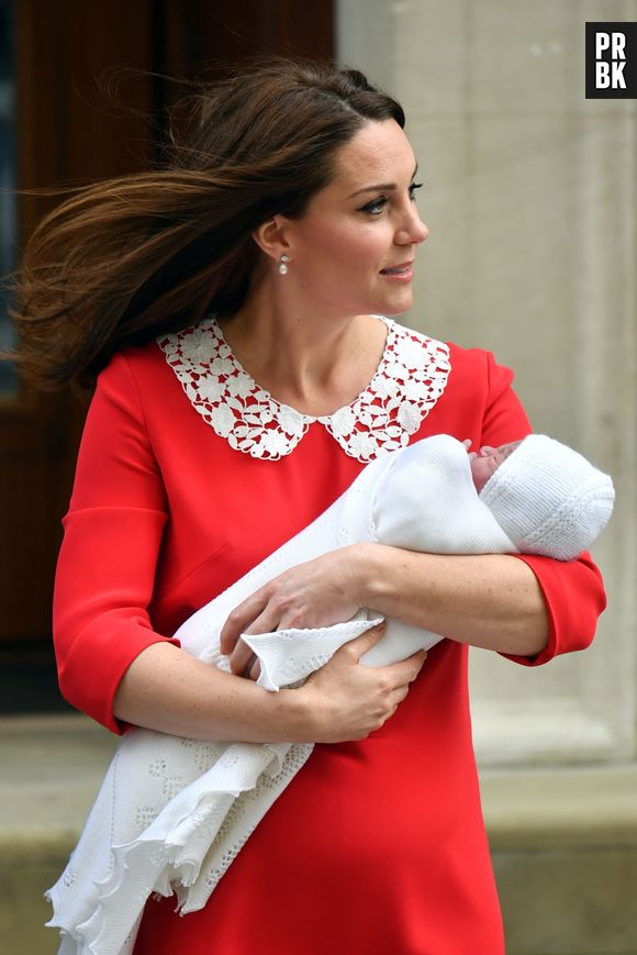 Kate Middleton et le Prince William présentent leur fils à Londres le 23 avril 2018