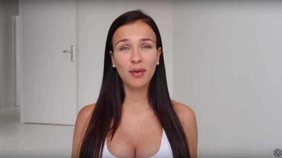 Julie Ricci : vergetures, cicatrice, cheveux blancs... Elle dévoile ses pires défauts physiques