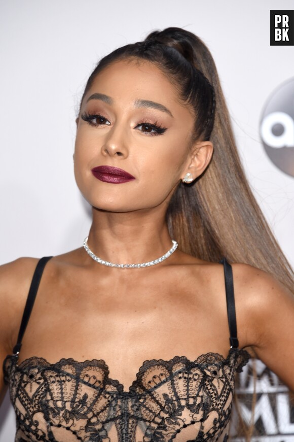 Ariana Grande confie souffrir de stress post-traumatique après l'attentat de Manchester