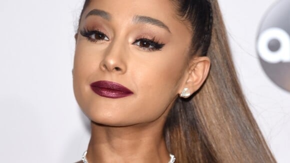 Ariana Grande confie souffrir de stress post-traumatique après l'attentat de Manchester