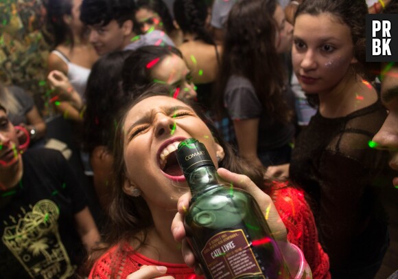 Alcool, drogues, porno... Les jeunes seraient-ils addict ?