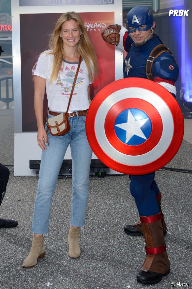 Bar Rafaeli présente au lancement de Marvel Summer of Super Heroes à Disneyland Paris ce samedi 9 juin 2018